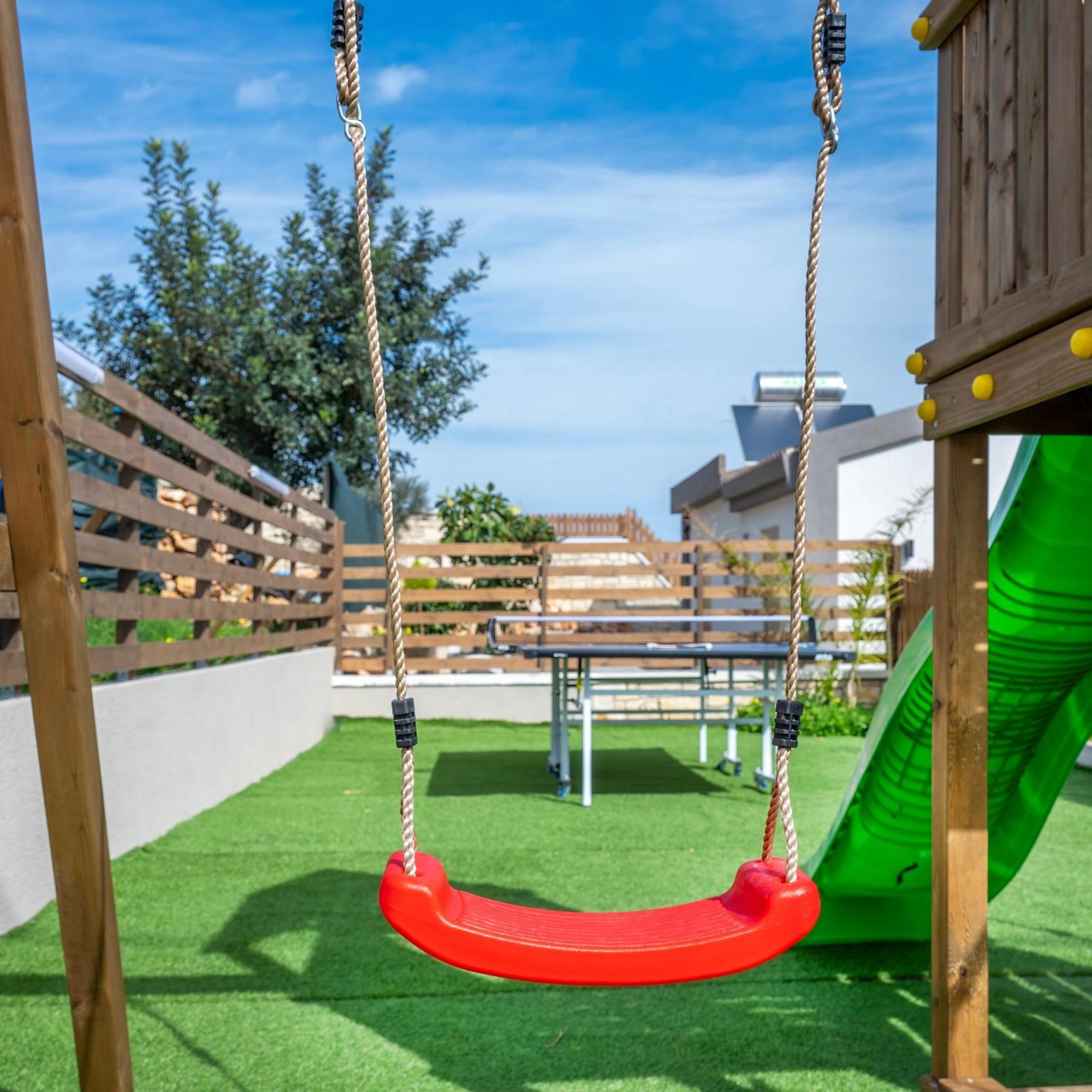 Halaro Villa Gerani  Bagian luar foto
