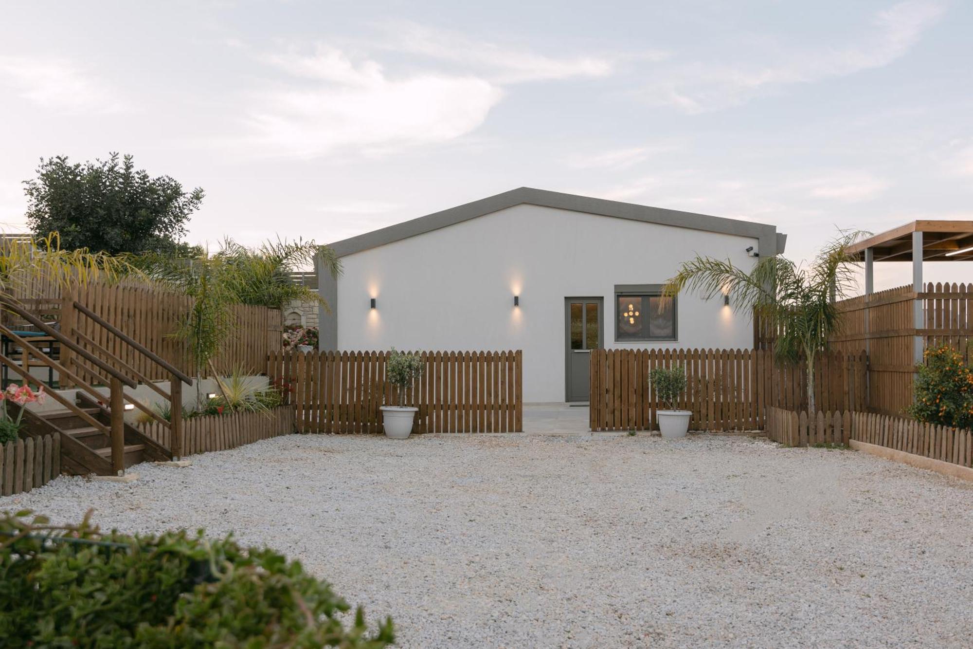 Halaro Villa Gerani  Bagian luar foto