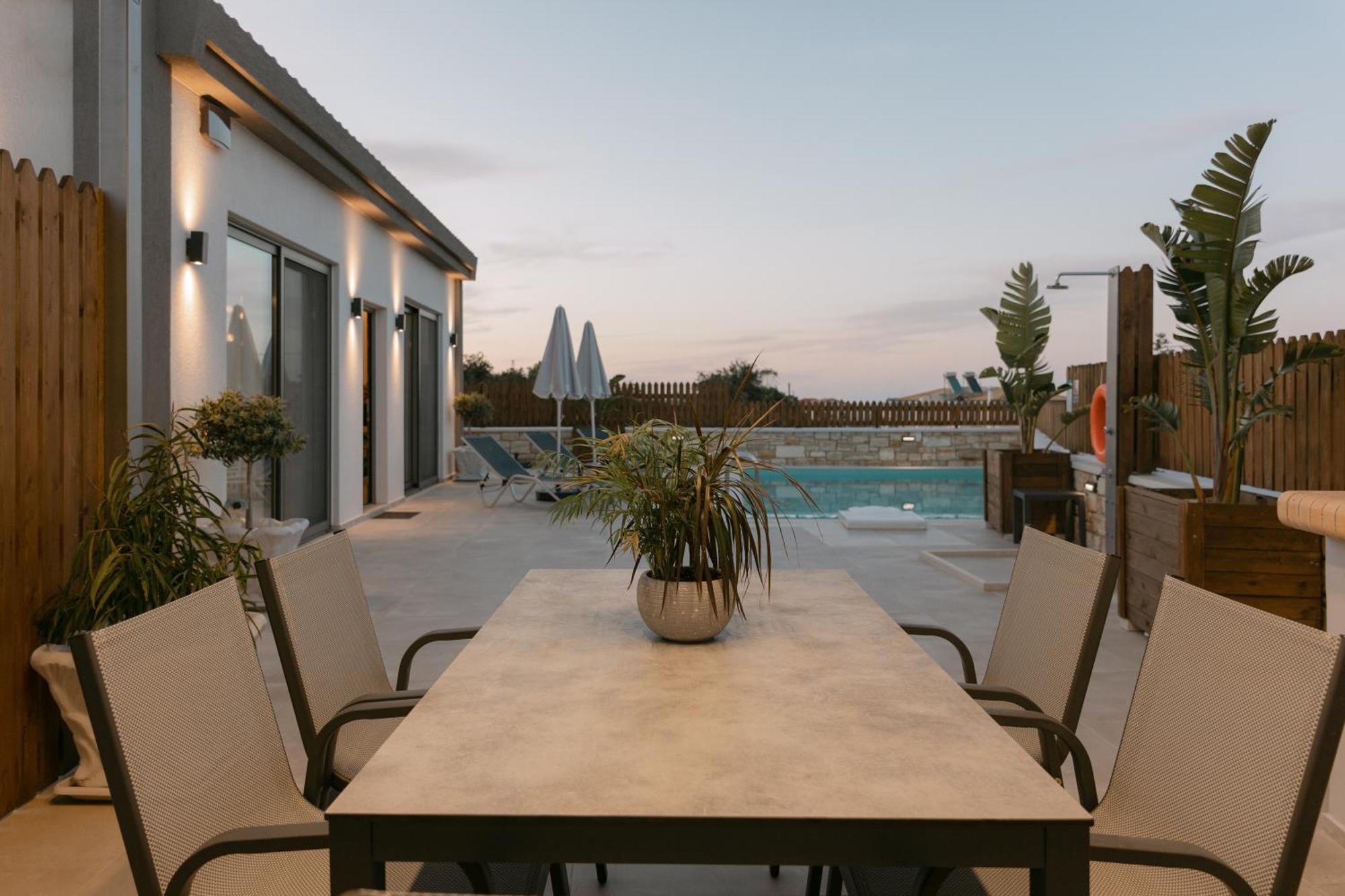 Halaro Villa Gerani  Bagian luar foto