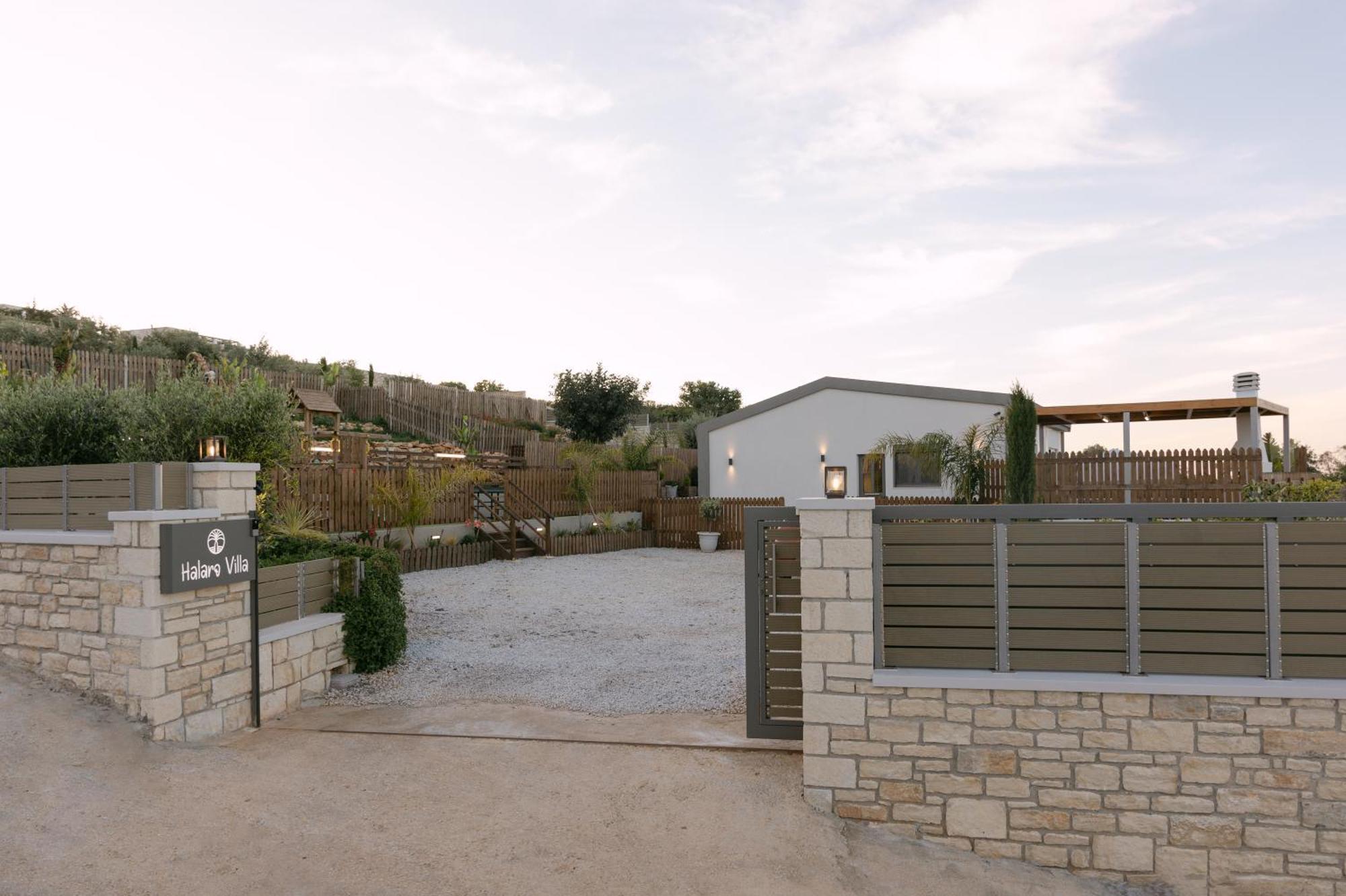 Halaro Villa Gerani  Bagian luar foto