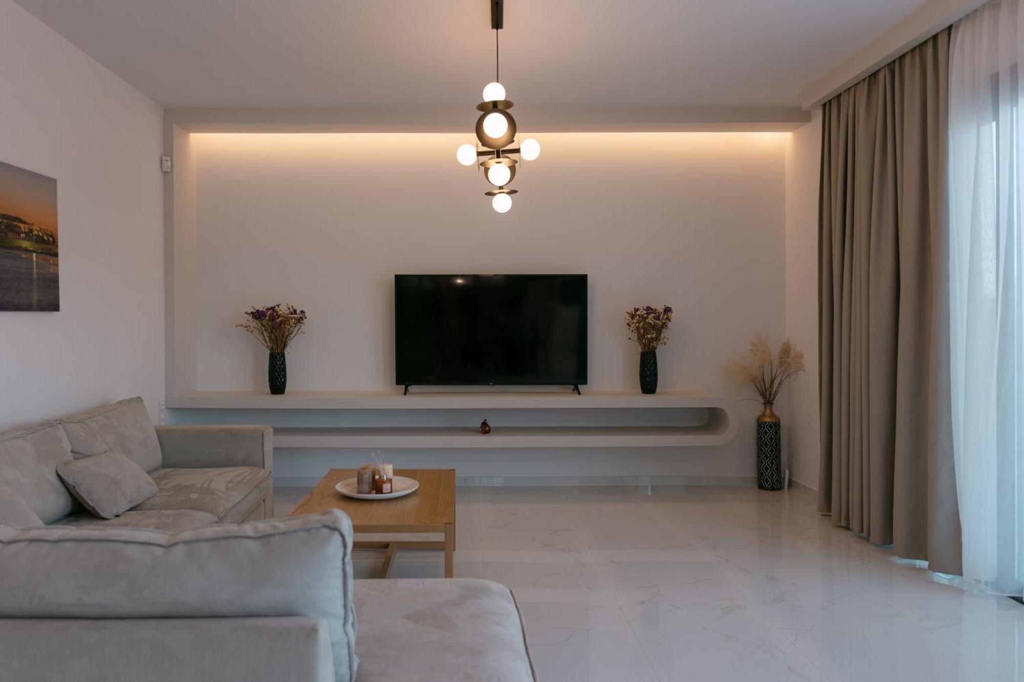Halaro Villa Gerani  Bagian luar foto