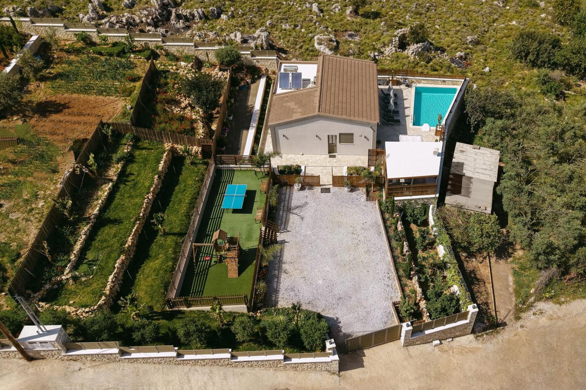 Halaro Villa Gerani  Bagian luar foto